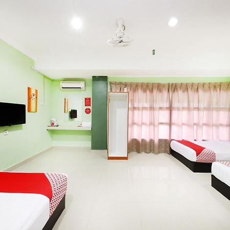 Super Oyo 720 Corridor Hotel 2 Pekan Ngoại thất bức ảnh
